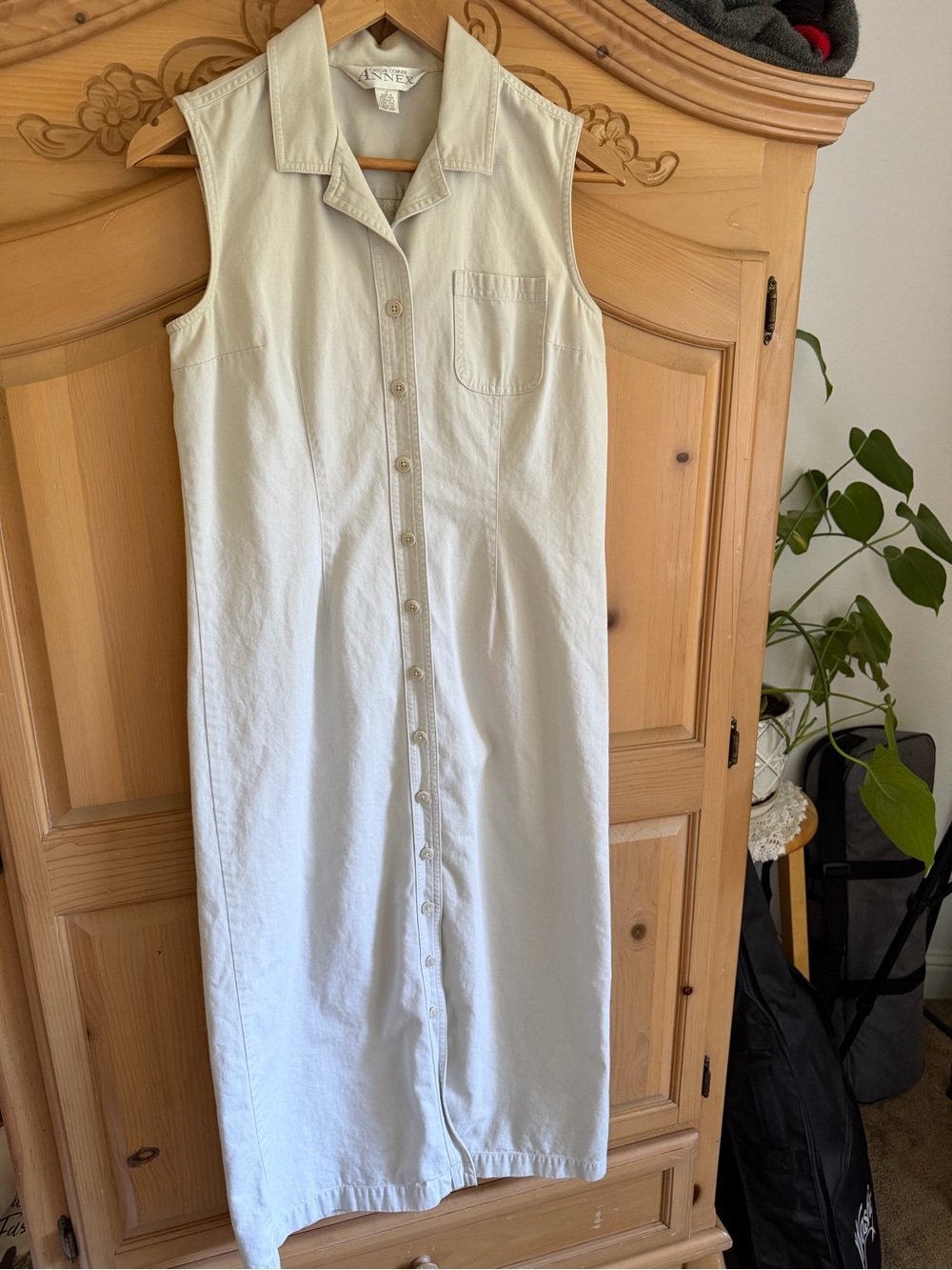 Casual Corner Annex Sleeveless Button-Front  Dress